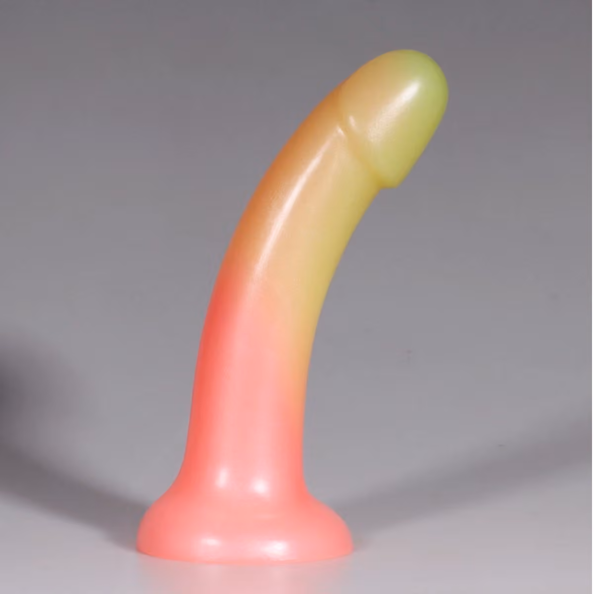 Фаллоимитатор Amber Glow, 18 см х 3 см