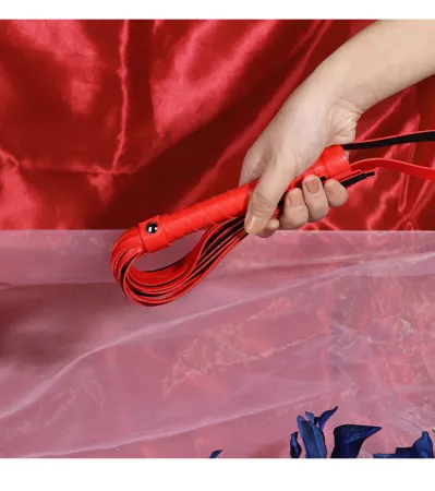 Кожаная плетка 45 см (красная) — купить в Астана 4